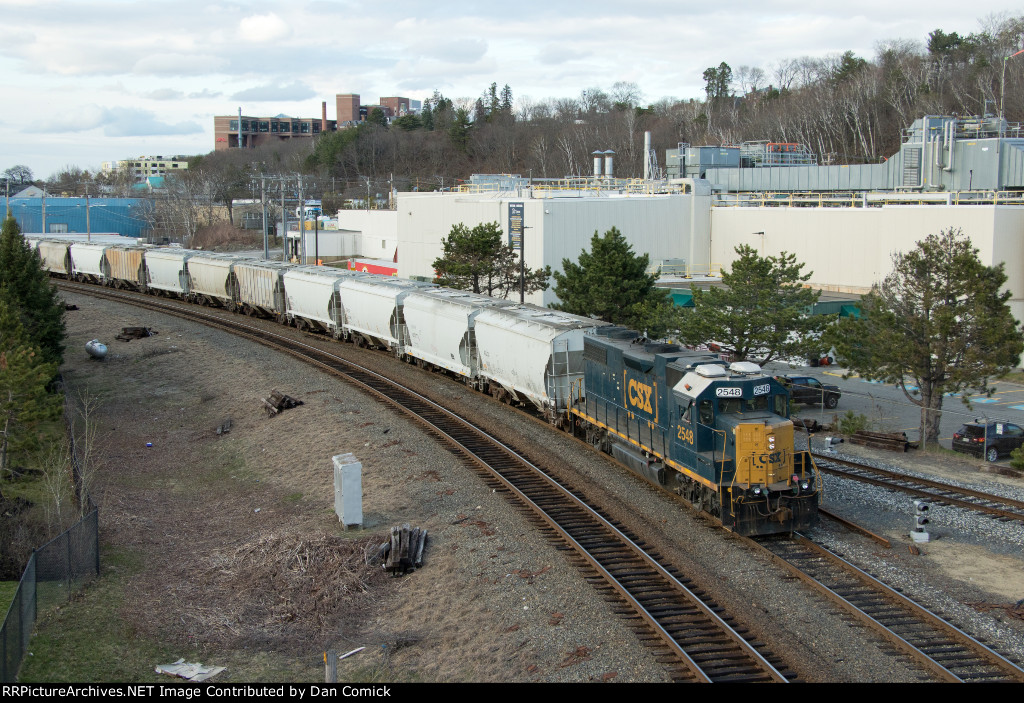 CSXT 2548 Leads L077 in Portland